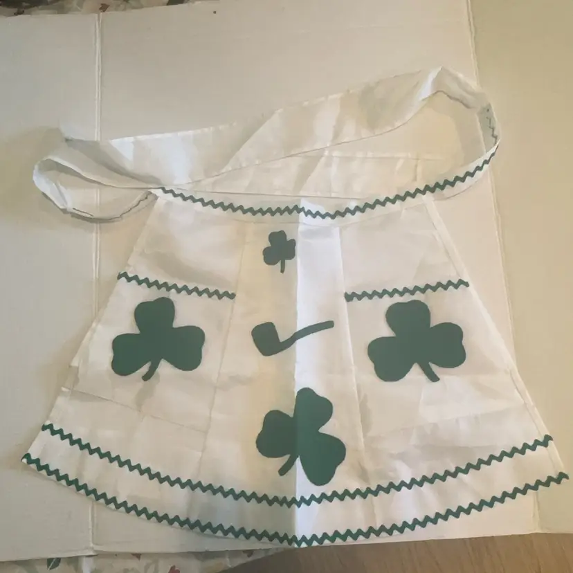 St Patrick’s Day Half Apron