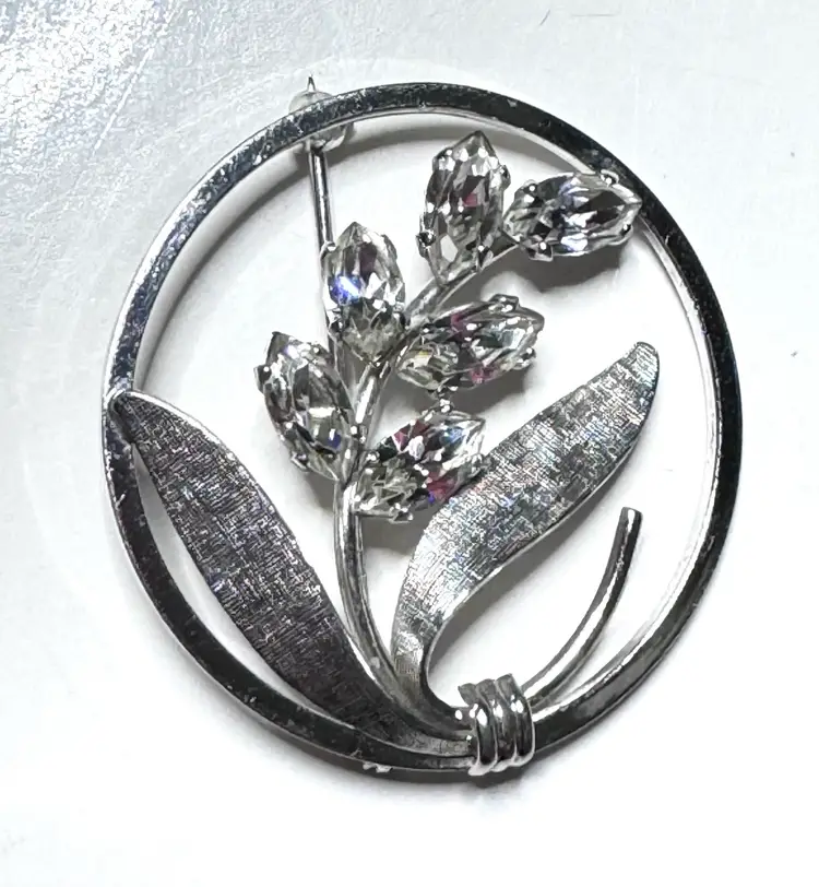 Sterling Silver Van Dell with Sparkling Crystal Rhinestones