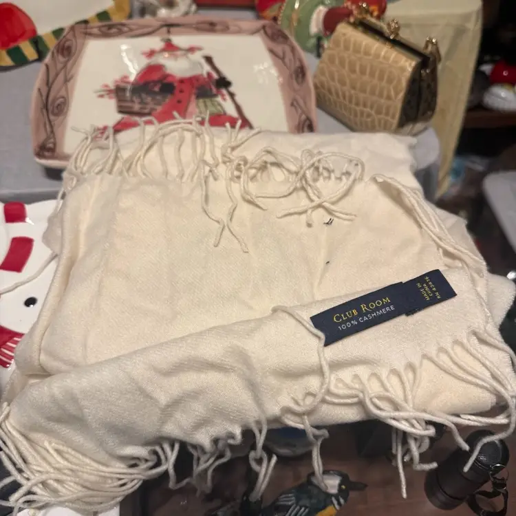 Club Room 100% Cashmere Scarf