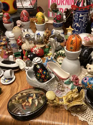 Littles Eggs Cups And A Little Bit Of This And A Little Bit Of That Unique Around The Corner 8:15 Merry Christmas 