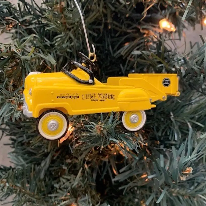 Vintage Hallmark Keepsake Ornament
Kiddie Cars Murray Dump Truck 1997