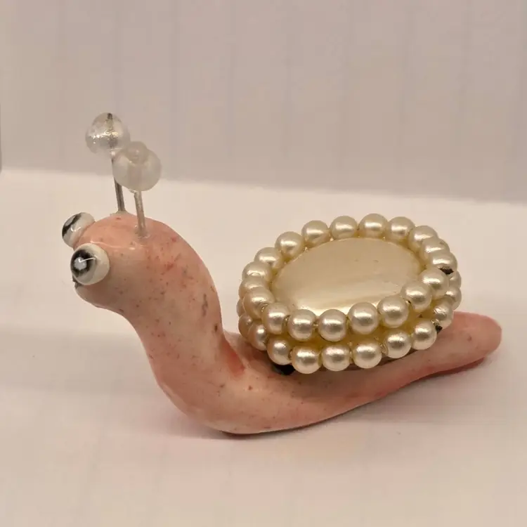 Pearl Shellies Shelf Sitter