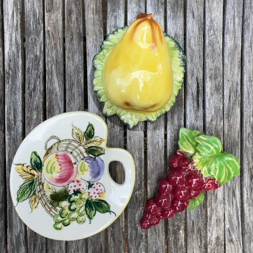 Vintage Fruit Salad Three-Piece Wall Pocket Set