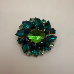 Austrian Crystal Marked Green Uranium Glass UV Glow Round Flower Brooch 1.25”