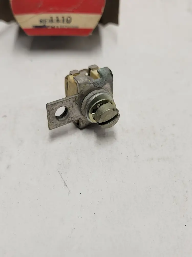 NOS Niehoff UN-150C Formerly DR-150C Regulator Fuse