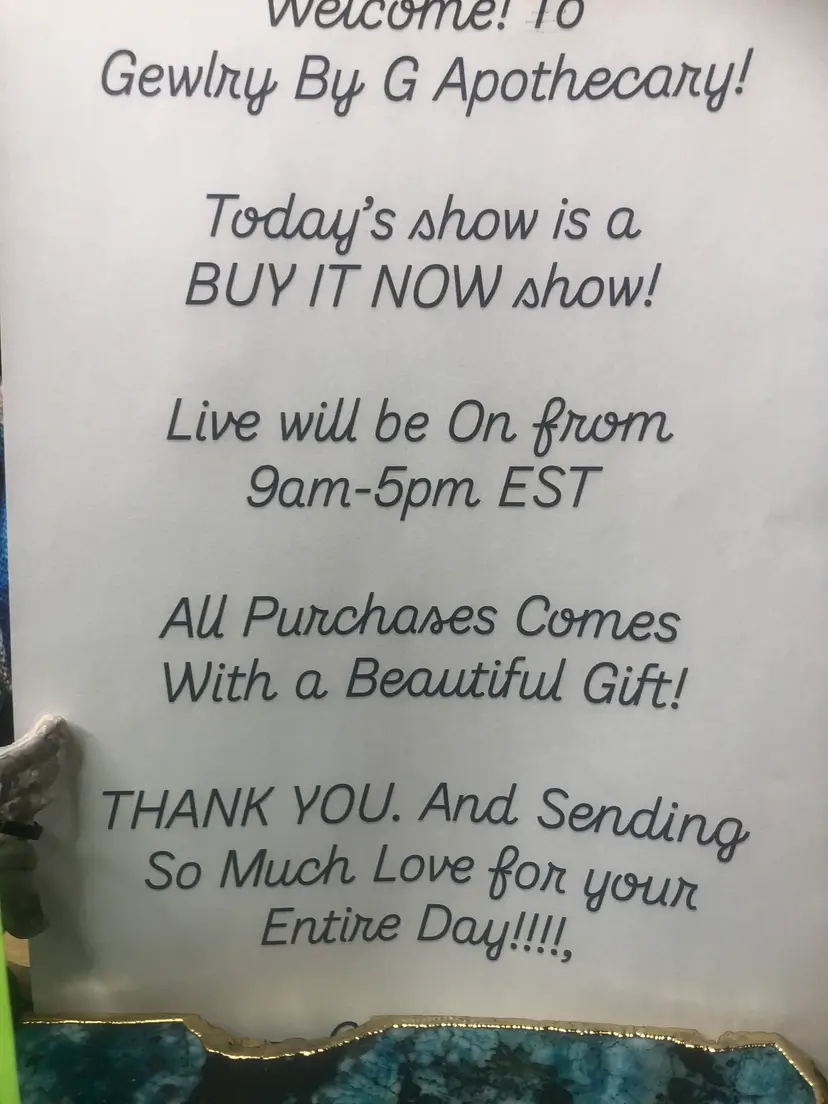 Browse around While I’m Out Thrifting/ Restock! ♥️♥️♥️