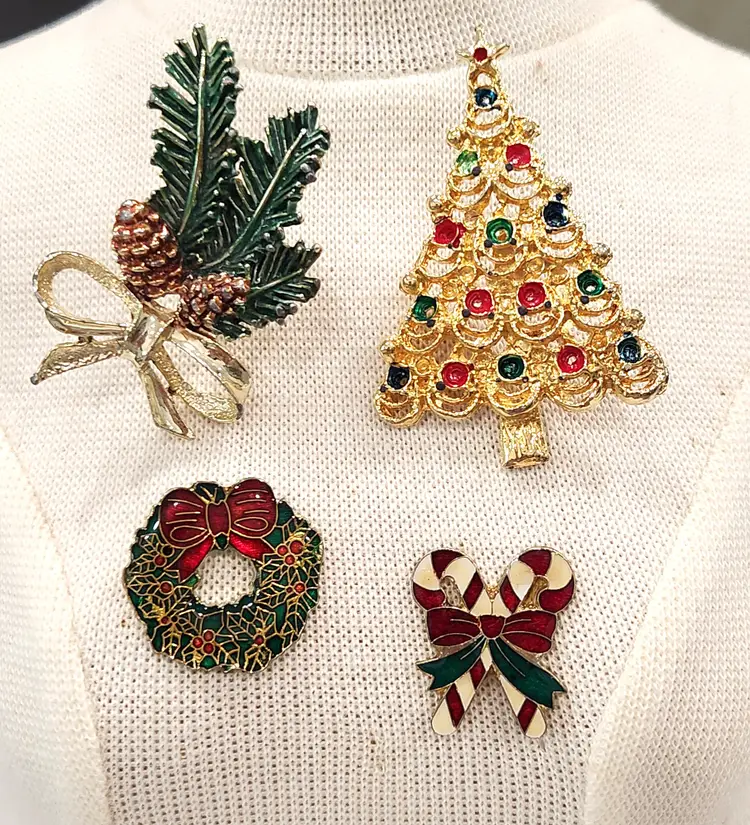 Vintage Christmas Brooch Lot Gerry's Pinecone Spray Tree Wreath & Candy Cane