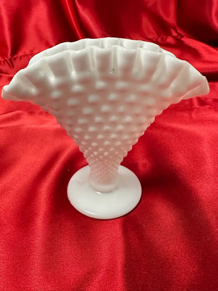 Fenton Milk Glass Fan Vase Ruffled Edge