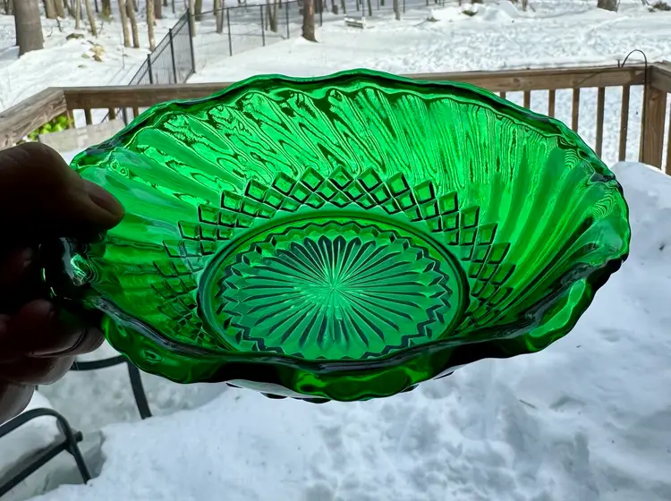 Vintage Anchor Hocking Emerald Green Glass Bowl