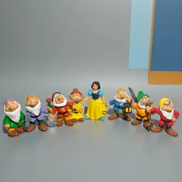 VTG 1982 PVC Disney Snow White & The 7 Dwarfs Complete Set