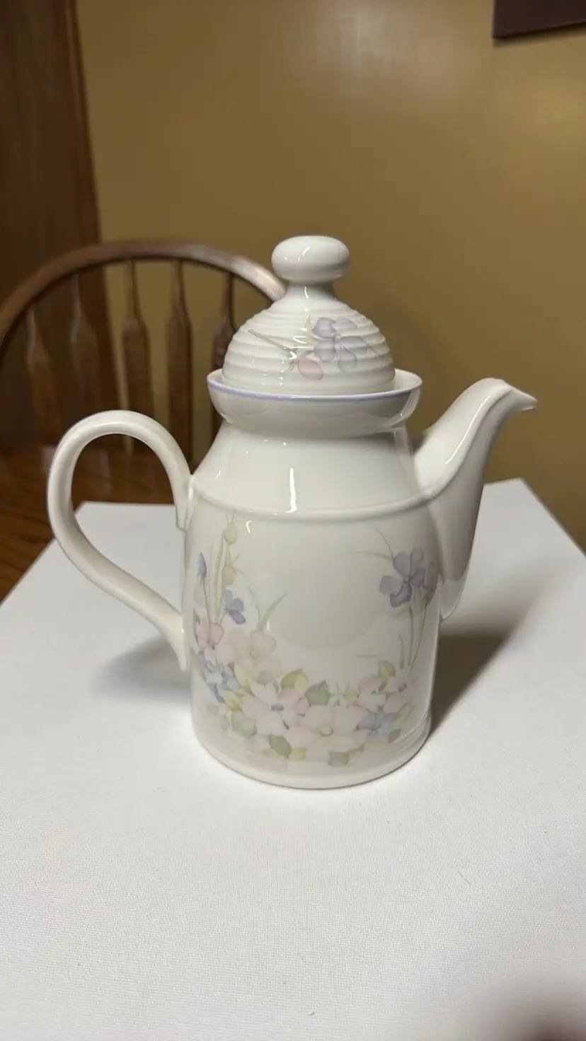 Royal Doulton Lambethware-Fresh Flowers-Chelsea~Coffee Pot 1983