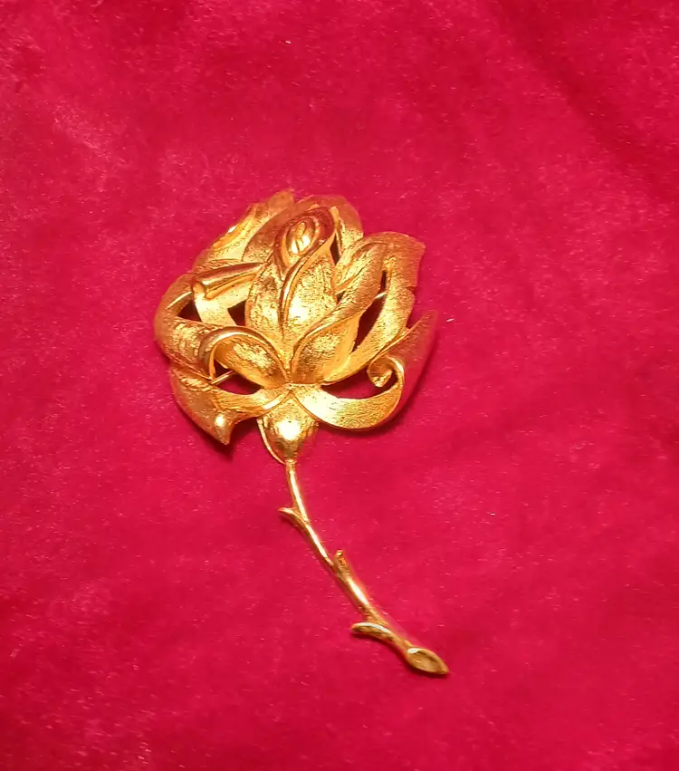 1960s Vintage Gold Tone Crown Trifari Brooch