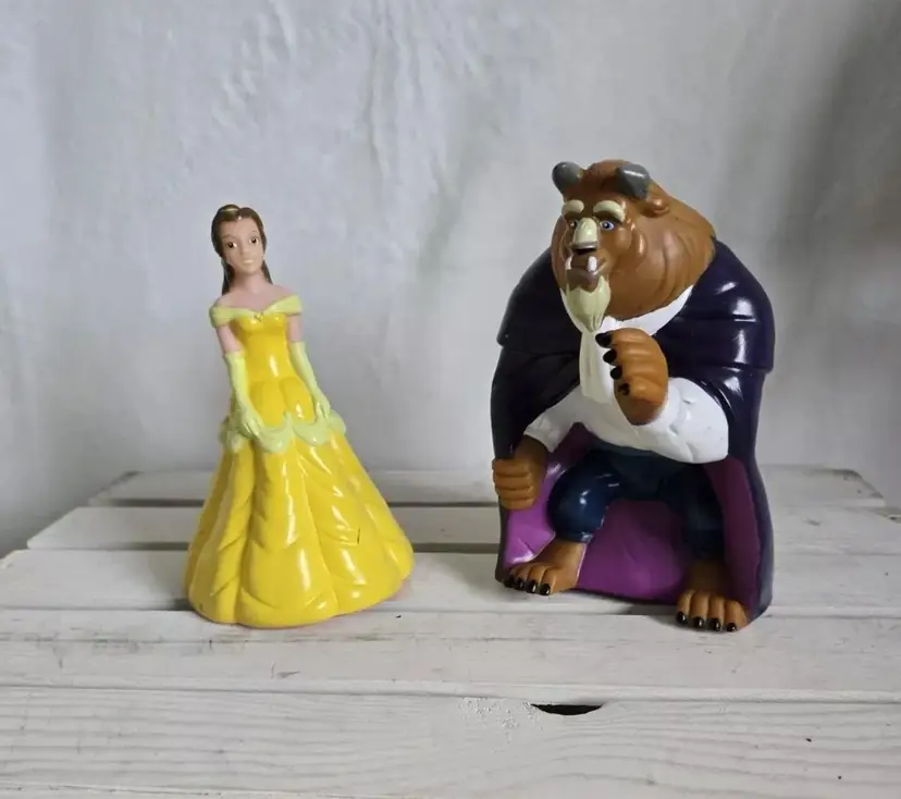 Disney 1992 Beauty and the Beast Pizza Hut Hand Puppet Lot of Two Belle/ Beast