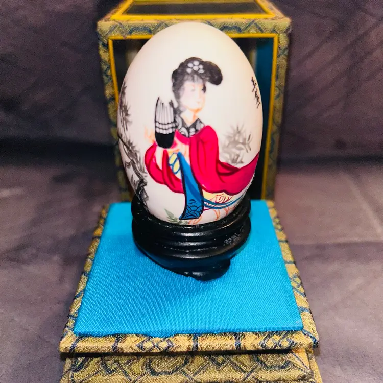 Vintage 1980’s Hand Painted Real Egg With A Geisha In A Display Case