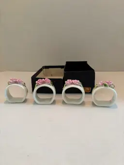 Vintage Set of 4 Bone China Napkin Rings Rose Pattern in Original Box  Japan