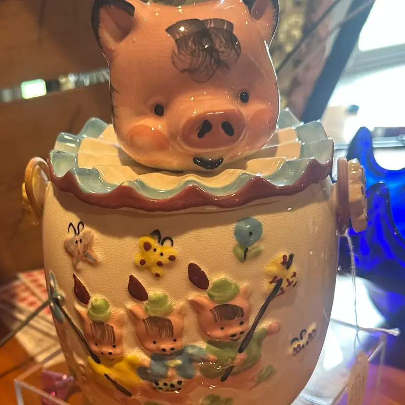 Vintage ceramic cookie jar featuring a "Three Little Pigs” theme