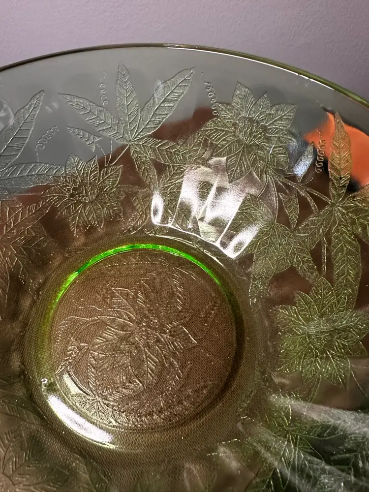 Jeannette Poinsettia Floral Green Depression Glass Bowl