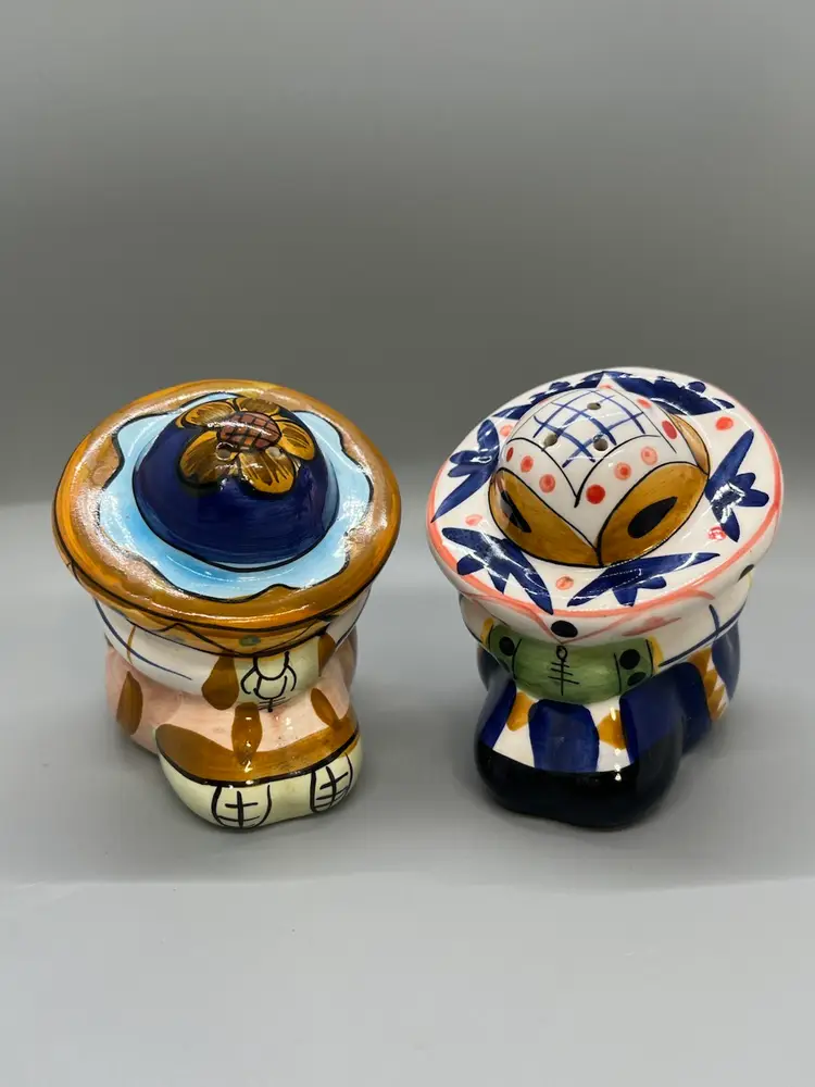 Kitchen Salt and Pepper Shakers Sleeping Siesta Mexican Sombrero Ranchero