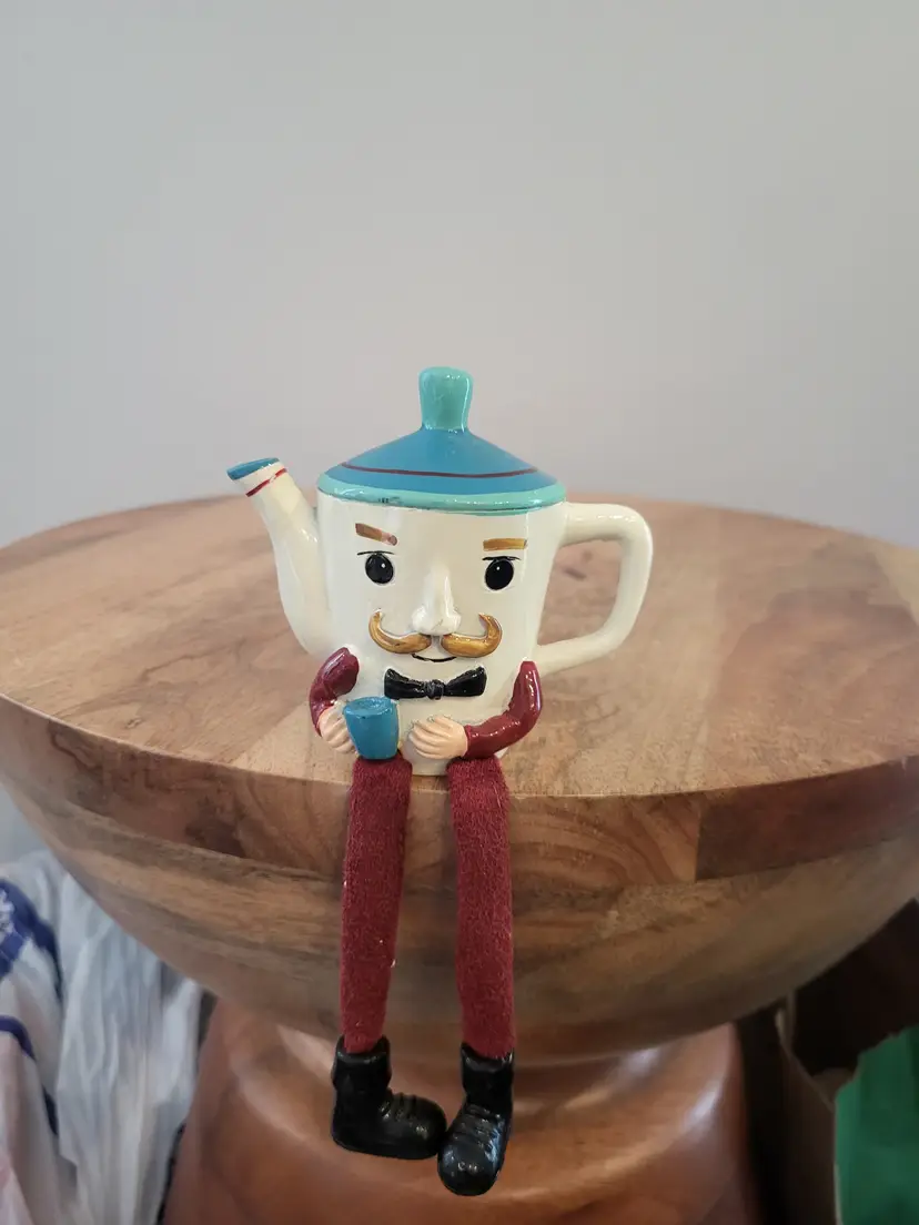 Vintage Tea Pot Shelf Sitter