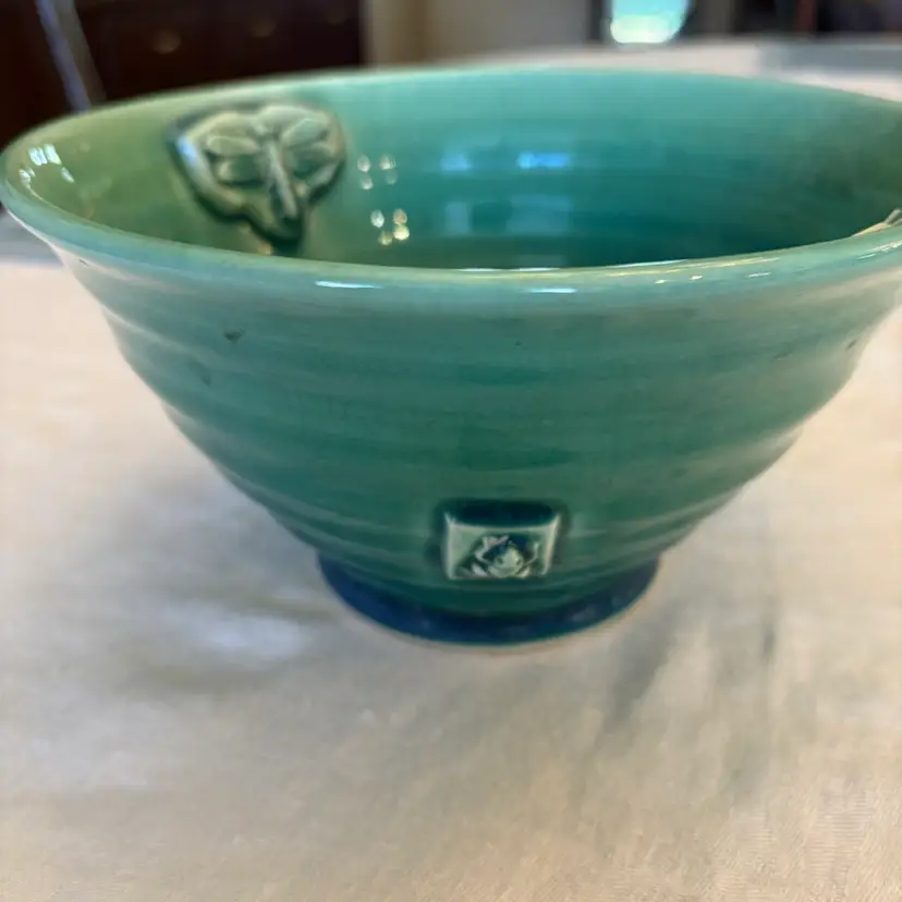 VTG Green Ringed Pottery Bowl With A Frog On The Outside Two Dragonflies Inside