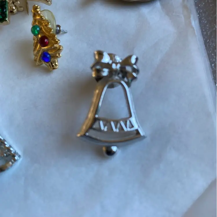 CHRISTMAS TREE BROOCH OR PIN (SILVER BELL BY AVON)