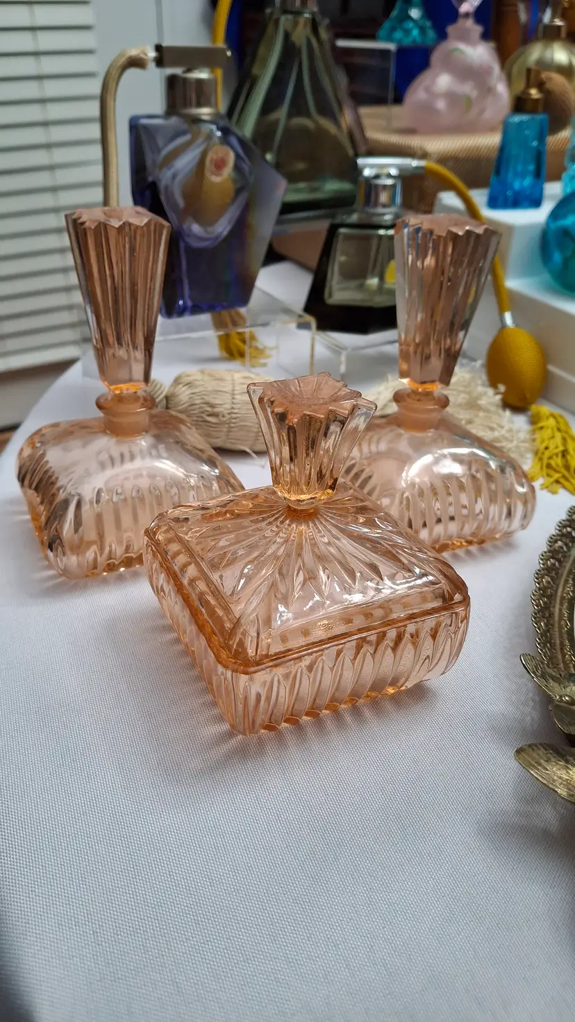 112 Pink Depression Glass Vanity Set – 2 Perfume Bottles & Powder Jar – Vintage Dresser Set