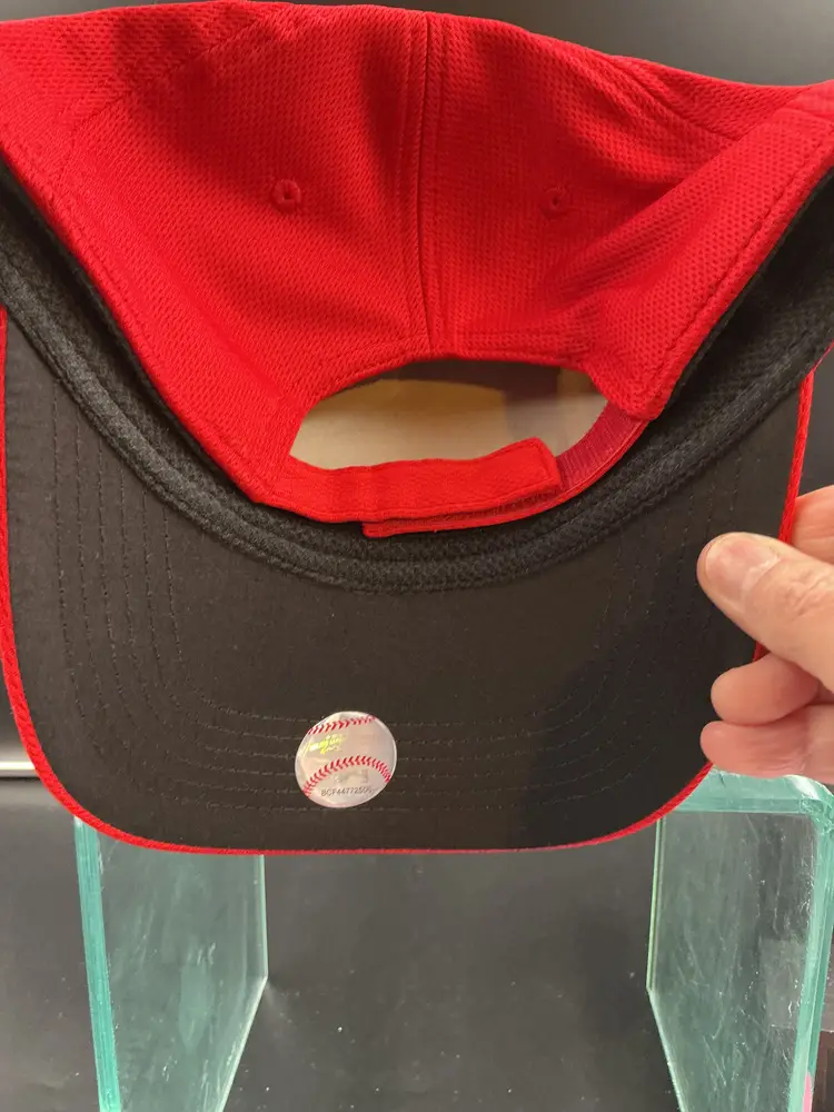 Cincinnati REDS Adjustable baseball cap, official MLB sticker on bill