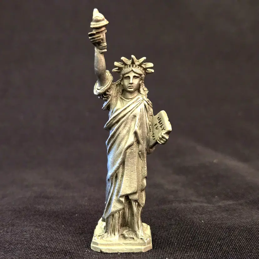 Art Figurine Pewter Lady Statue of Liberty New York Harbor Replica Souvenir Mini