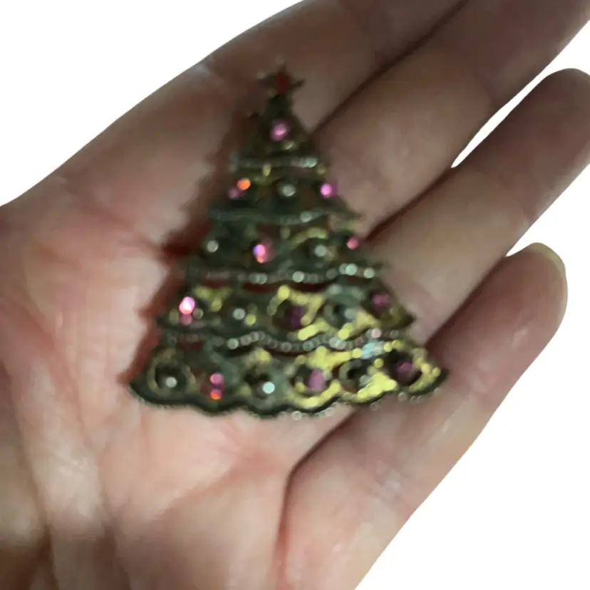 Vintage Avon 1990 Victorian Christmas Tree Pin Brooch Holiday Purple Crystals