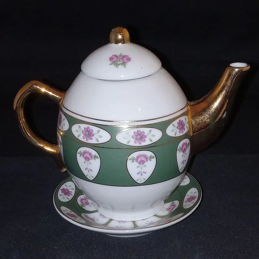 # 026 Imperial Porcelain Teapot w Lid , cup & Underplate (9-3/16)