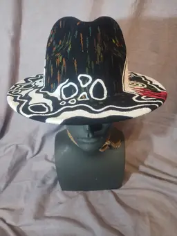 Two sides to every story 🤍🖤