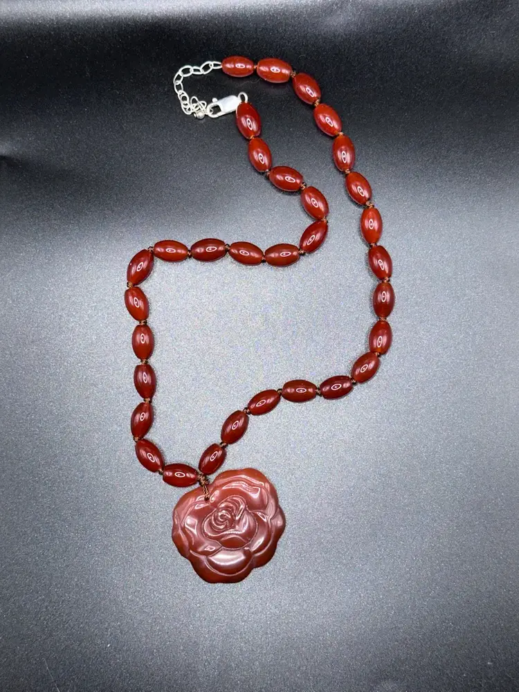 Vintage Red Agate Bead Necklace with Carved Rose Pendant – Bold Statement Jewelry