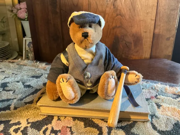 Boyd’s Bear “Slugger” 1995 8” Plush