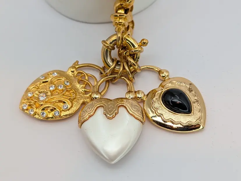 Vintage Joan Rivers Collection Three Hearts Necklace Excellent Condition