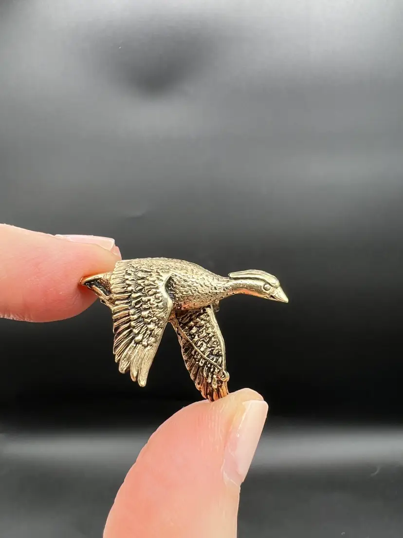 Small Golden Flying Goose Brooch Not Marked