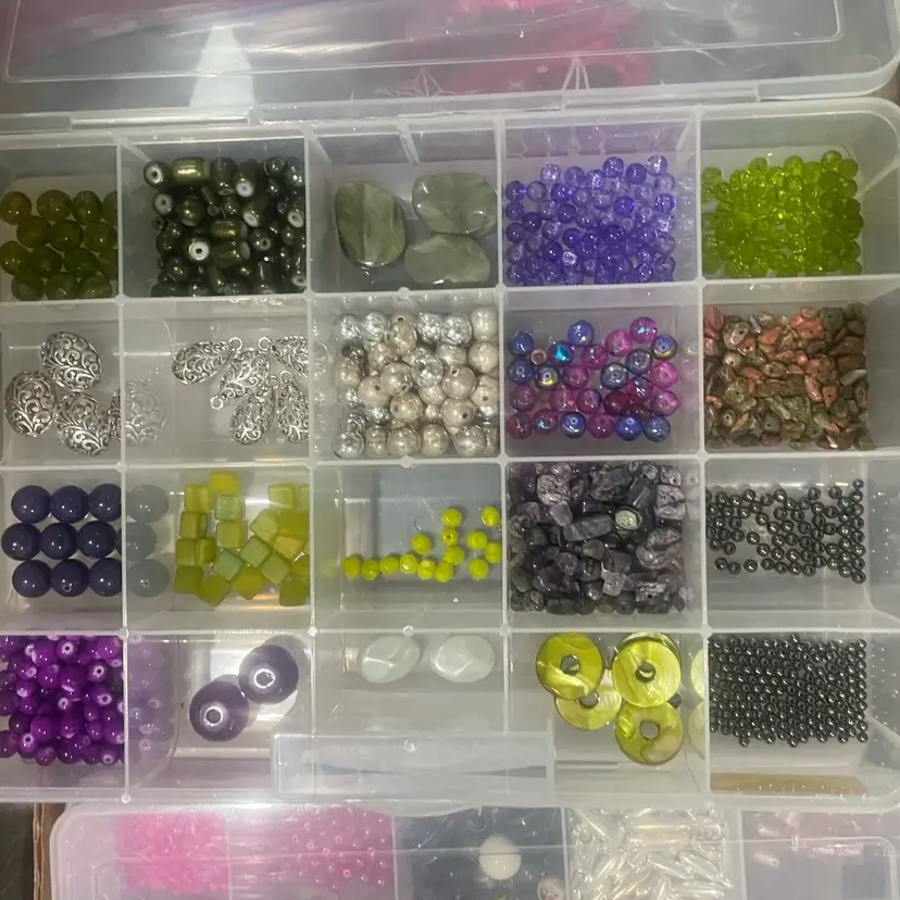Purple Green Metal-tone Bead Tray