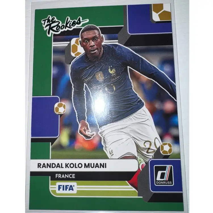 Soccer International 8 Card Lot