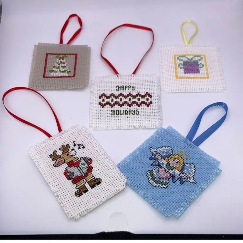5 Needlepoint Ornaments! 👼🎄🎁🦌Happy Holidays!