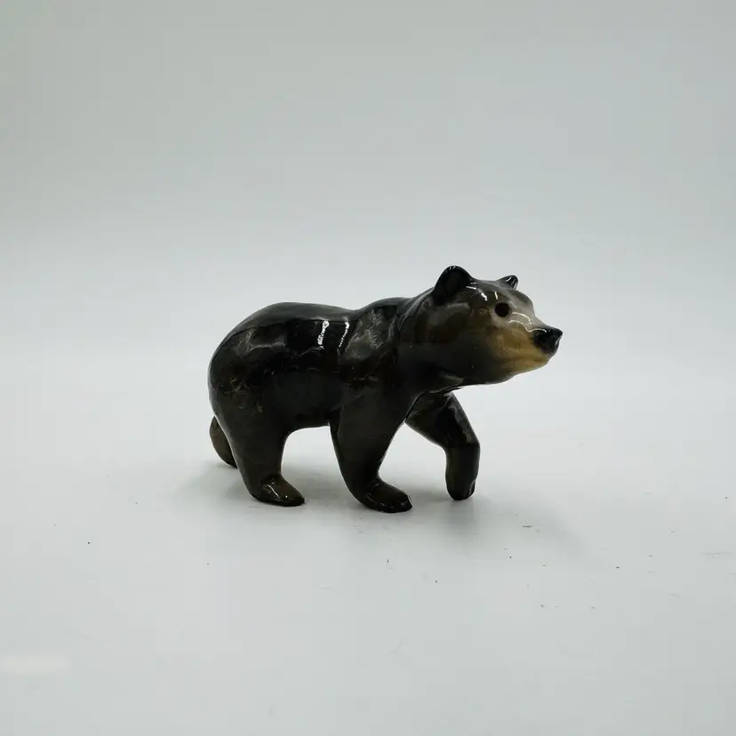 Hagen-Renaker Retired Grizzly Bear Miniature Ceramic Figurine