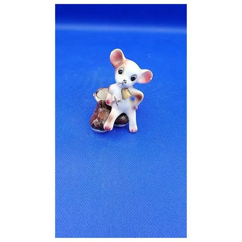 VINTAGE PORCELAIN SMALL LAMB PLANTER