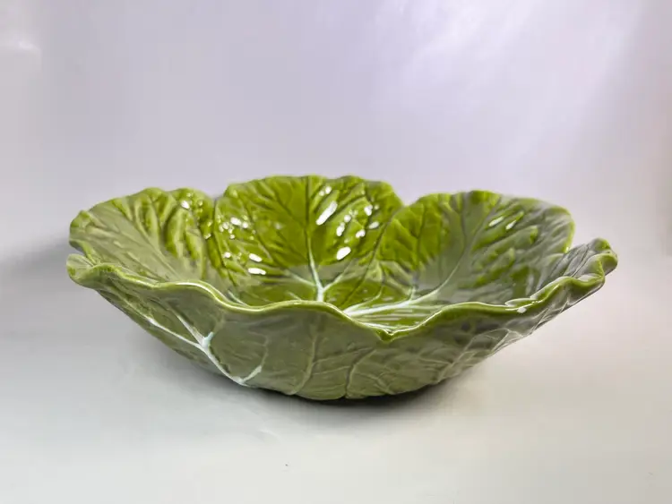 Bordallo Pineheiro Green Cabbage Leaf Salad Serving Bowl 11" Portugal