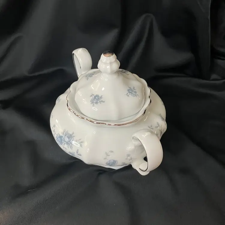 Vintage Johann Haviland Bavaria Germany Blue Garland  Sugar Bowl With Lid 5.25”
