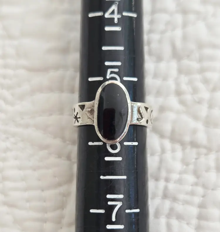 Vintage Sterling Silver Ring with Oval Onyx Stone and Whimsical Detail on the Band, Size 6