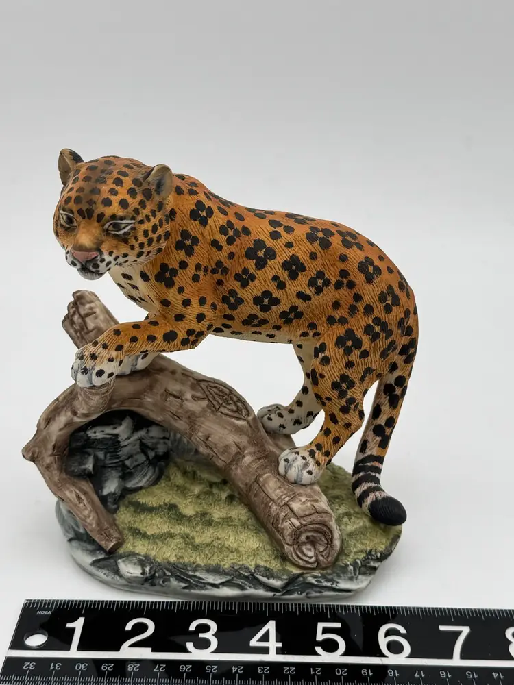 Andrea By Sadek Leopard Fine Porcelain Figurine Made in Japan