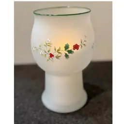 Pfaltzgraff 1998 Winterberry frosted glass candle holder