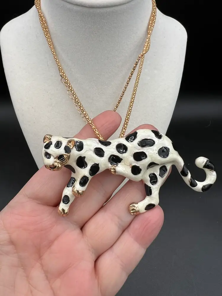 Betsey Johnson Hunting Leopard Pendant/Brooch On A Golden Chain 16”