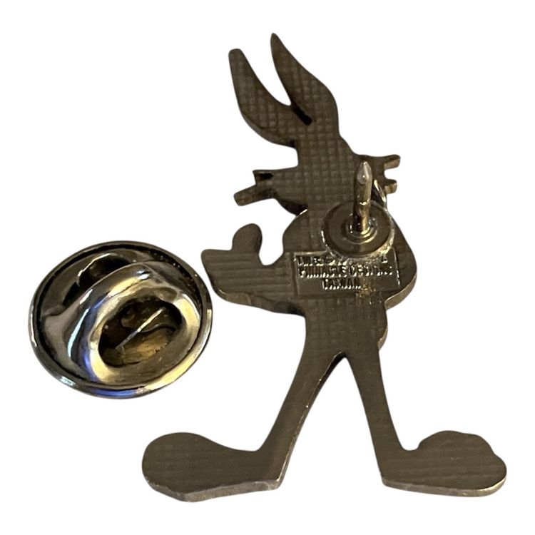 Vintage 1994 Bugs Bunny Enamel Tac Pin Collectible