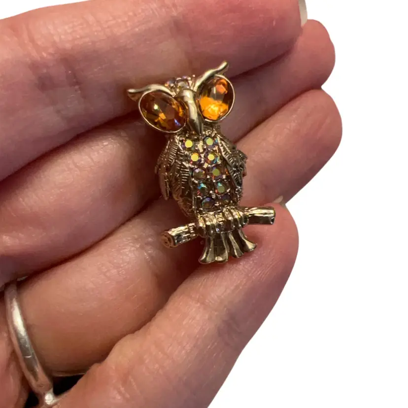 Carolee Vintage Owl Brooch AB Rhinestones Amber Eyes 1” Goldtone Signed