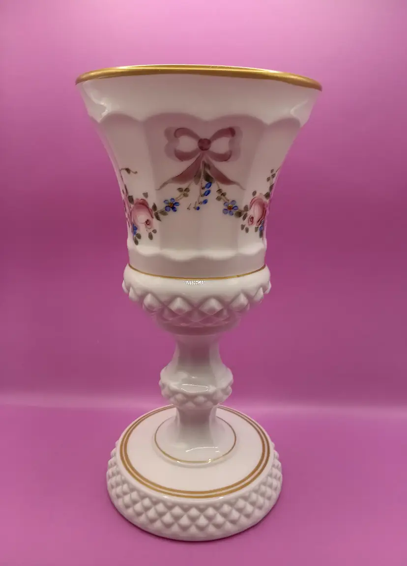 Vintage Westmoreland "Roses & Bows" Milk Glass Pedestal Goblet Vase 9.5: