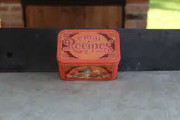 RAGU Recipes Tin Vintage 80s Metal Box Made In England with recipes 6" W 4" T